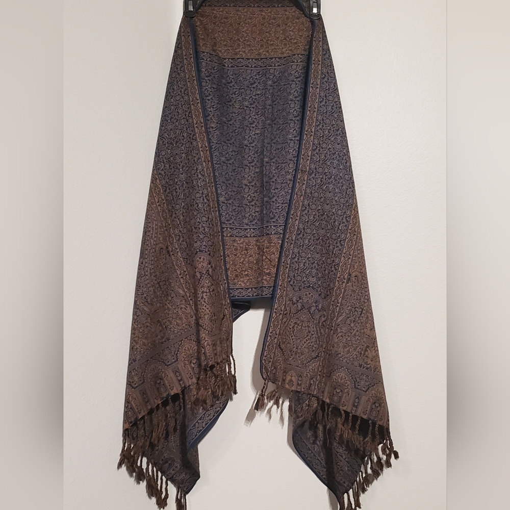 SHAWL - Picture 3 of 7